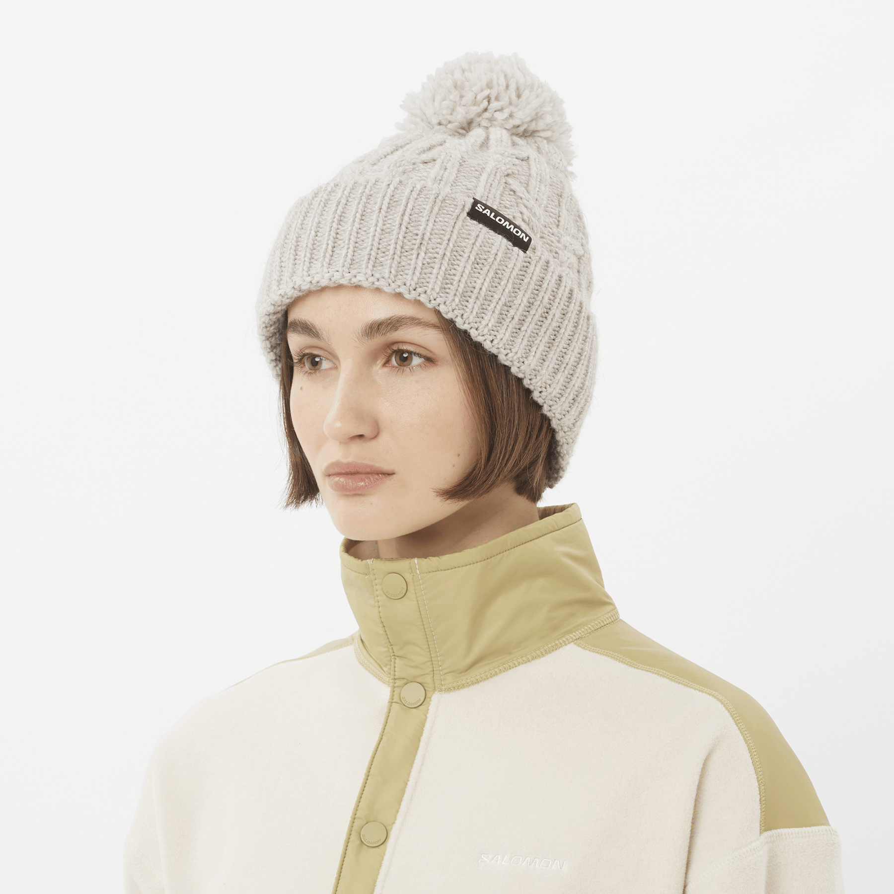 #COLOR_WHISPER WHITE