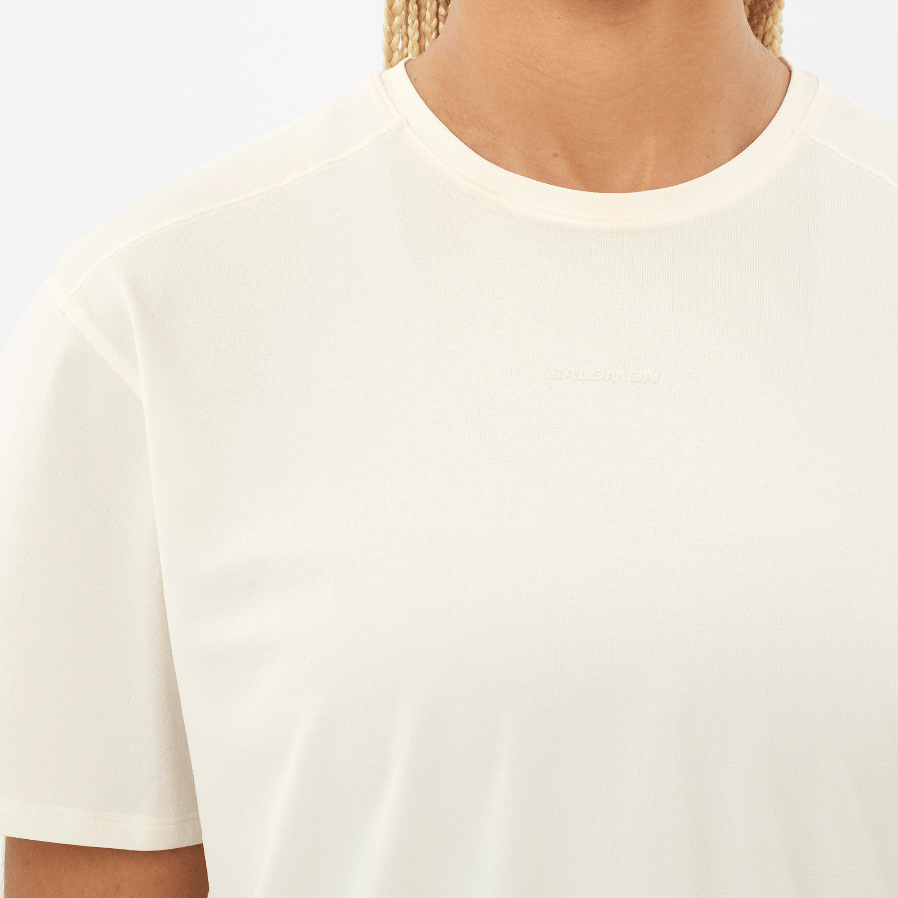 #COLOR_WHISPER WHITE