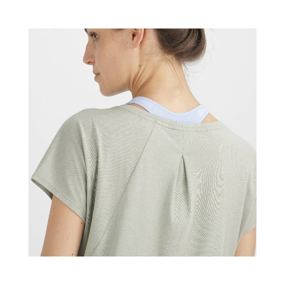 Polera Essential Shaped ss Tee gr